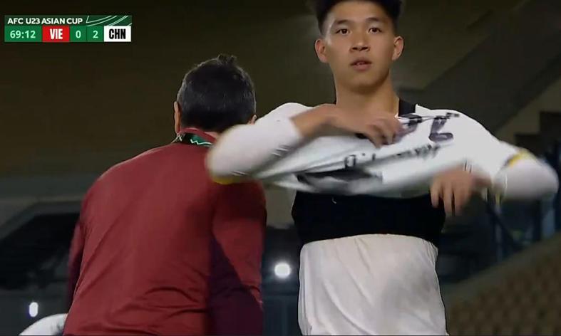 华体会体育官方APP下载-王钰栋亚洲杯破荒 刘诚宇热身进球！申花1-2蔚山，还砸李昊吗？